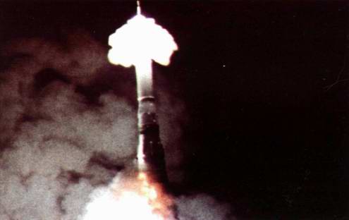 Space travel critical situations - outer space ships explosions 1st photo