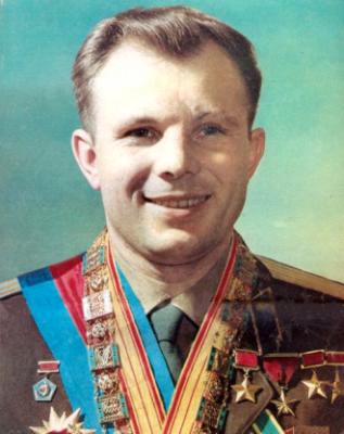 Space heroes: Yuri Gagarin first man in outer space 1st photo