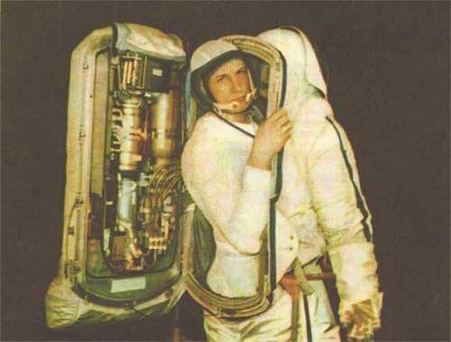 Problems in space travel - space suits 6th picture